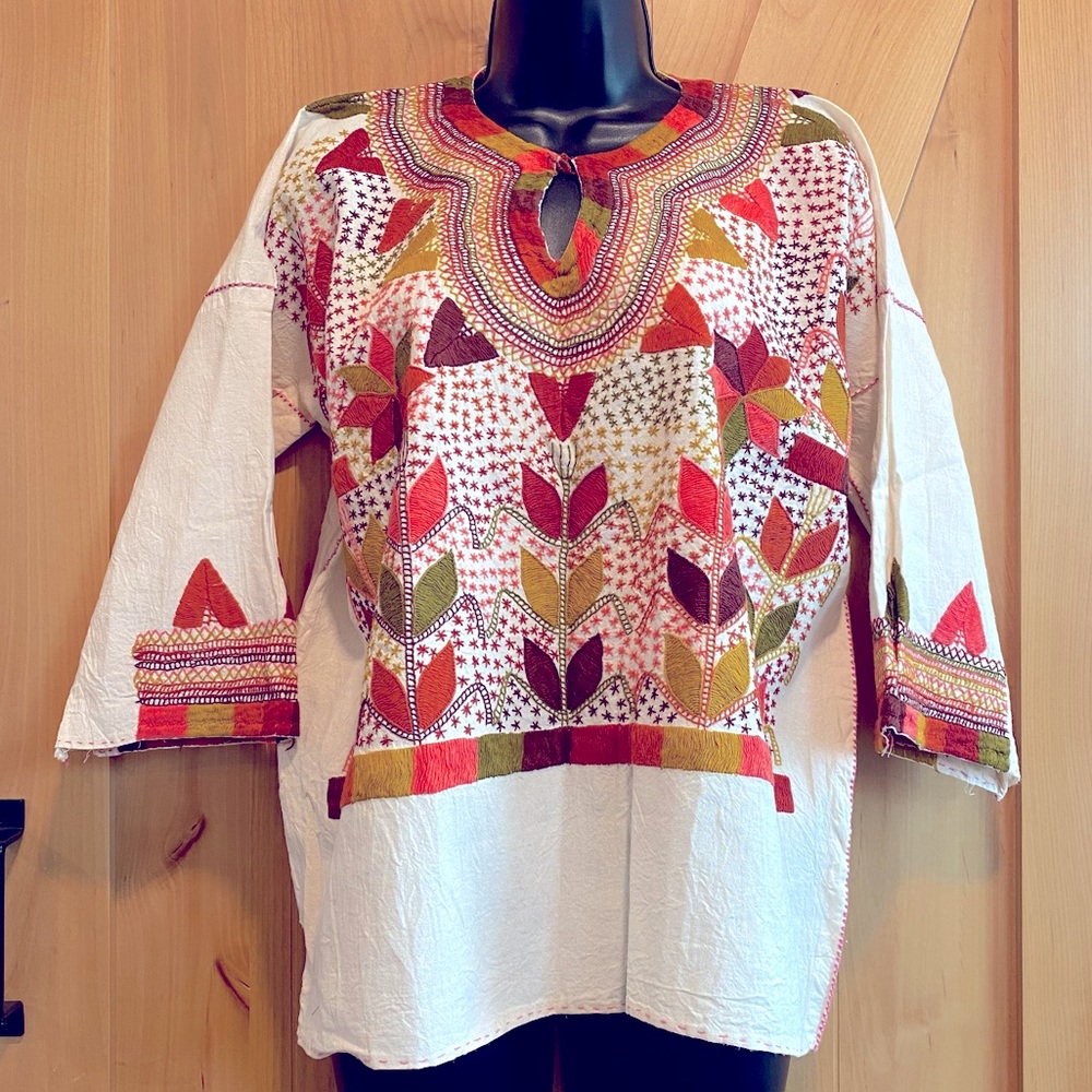 Exquisite handmade and 100% hand-stitched cotton Milpa blouse - Picture 1 of 11